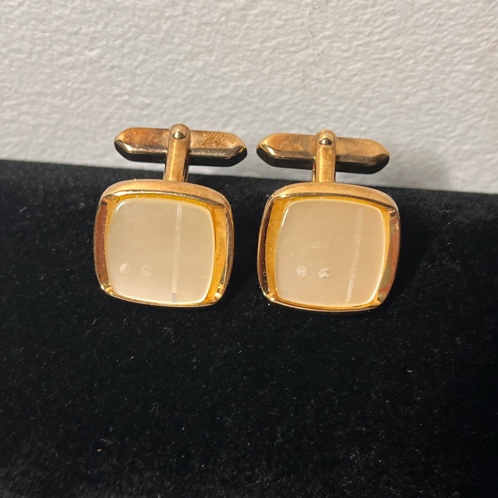 Vintage Gold and Cream Cufflinks. Classy